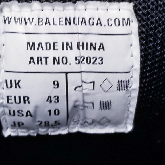 Balenciaga Men's Black Sneakers - Picture 8 of 11